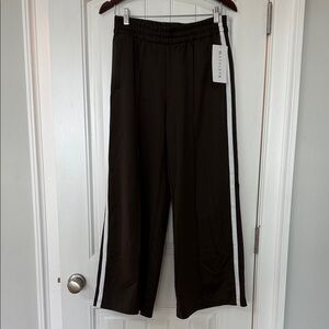 Athleta Women’s Chocolate Brown Track Pants with White Side Stripes Size S/P NWT